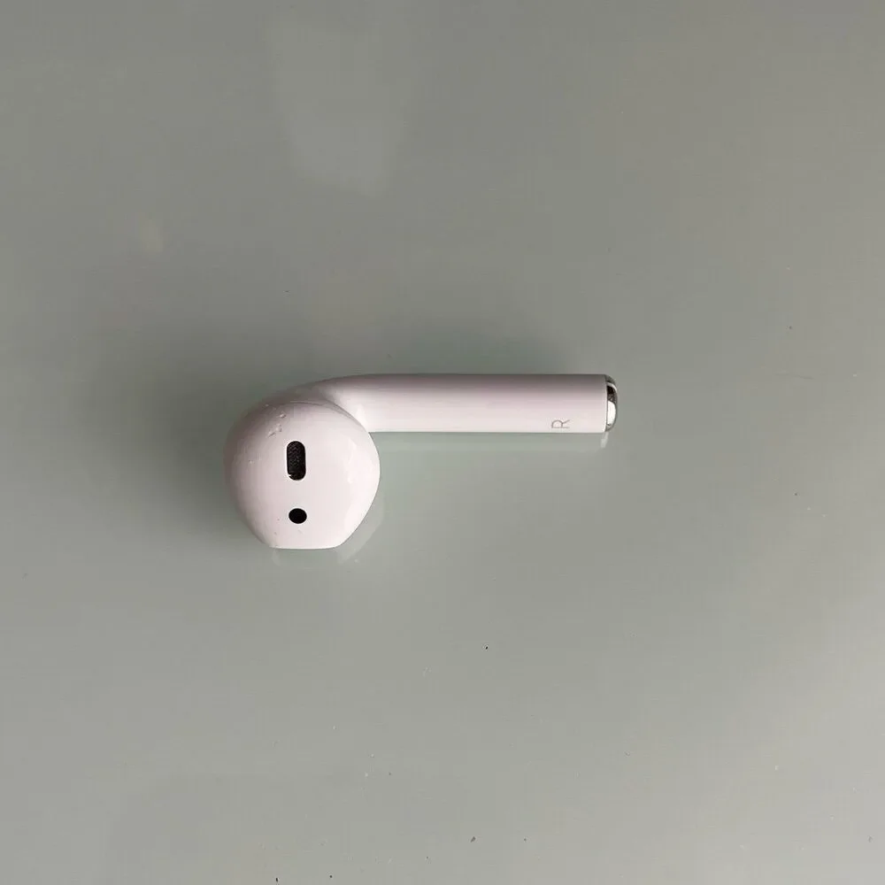 Apple AirPod 2nd Generation Right Ear Bud For Parts